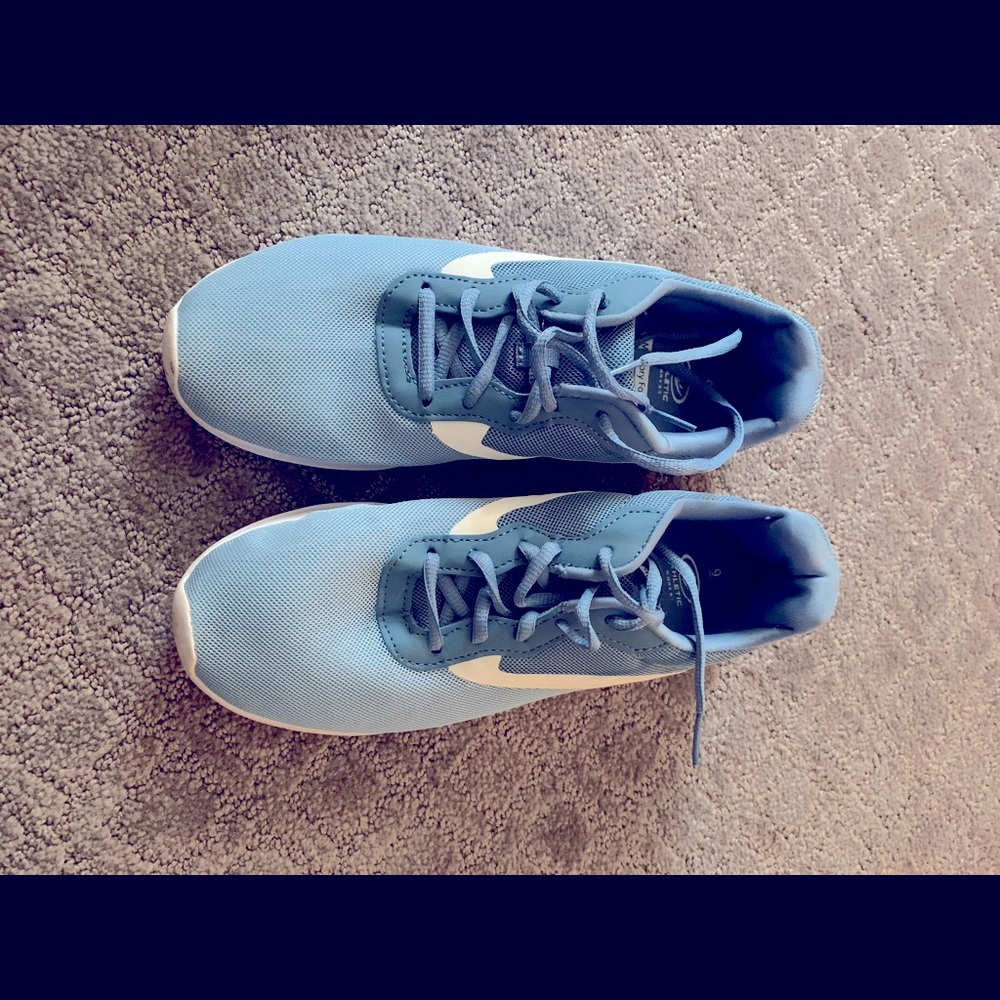 Unisex memory foam sneakers